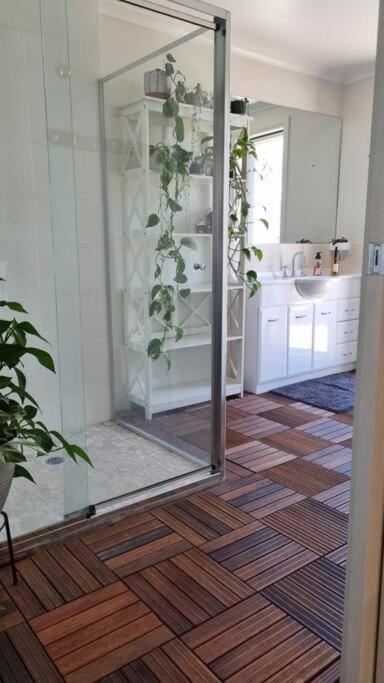 Guest Suite In Duffy Weston Creek Bagian luar foto